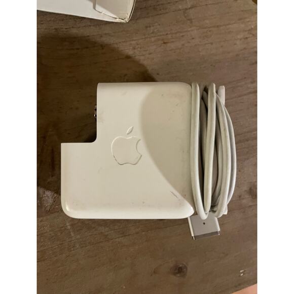 Apple Mac Book 60W Mag Safe Power Adapter - Picture 7 of 7